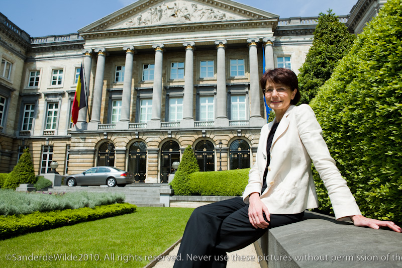 Marianne Thyssen in front of Flemish parliament